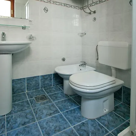 Apartament Ava *